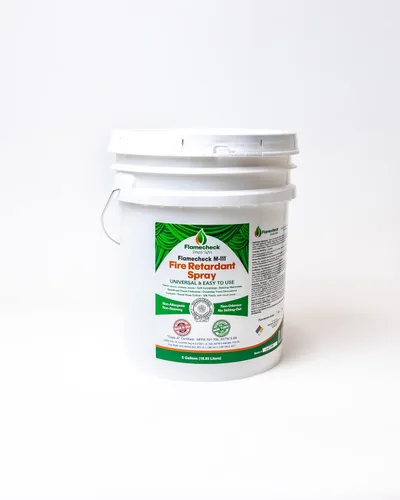 Miniatura 4 de Flamecheck M-111 Spray ignífugo (cuarto de galón) Clase A, no tóxico y fácil de usar en tela, madera, cortinas de escenario y otras superficies
