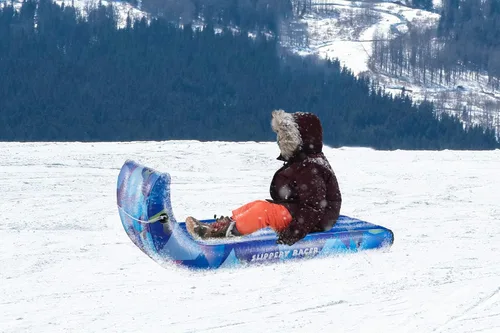 Miniatura 3 de Slippery Racer Trineo de nieve inflable gigante para adultos y niños, duradero, resistente, paquete de 2 unidades rojo y azul, 60 pulgadas