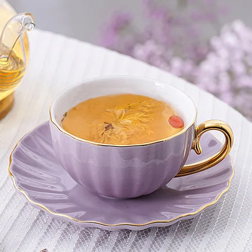 Miniatura 8 de ICHAG Juego de taza y platillo de porcelana de hueso de 18 piezas, tazas de café de calabaza de 7.7 onzas con ribete dorado y cucharas, tazas