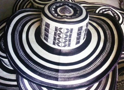 Miniatura 3 de Sombrero Colombiano Hecho a Mano Sinuano Cana Flecha Flecha Arrow 19 Vueltas Hecho por Artesanos Colombianos Negro, Blanco, Negro, Blanco