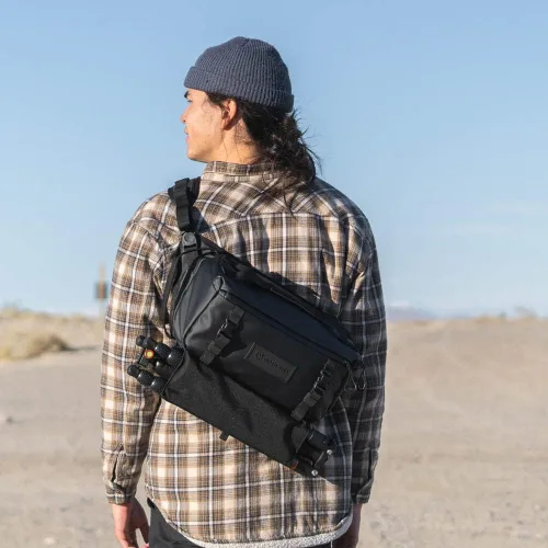 Miniatura 3 de WANDRD ROGUE V1 9L Sling: bandolera compacta para cámara y bolsa cruzada con acceso rápido, transporte de 3 vías, bolsa ligera ideal para viajes