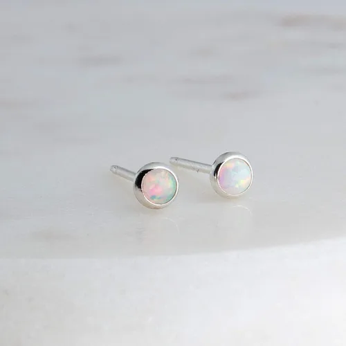 Miniatura 90 de Aretes pequeños de plata de ley para cartílago, tragus, hélix, múltiples piercings hipoalergénicos, piedra natal para mujer, juego de bisel