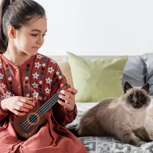 Miniatura 7 de Toddmomy Ukelele para niños, juguete de guitarra de 4 cuerdas, pequeño instrumento musical para niños pequeños, educación temprana, guitarra
