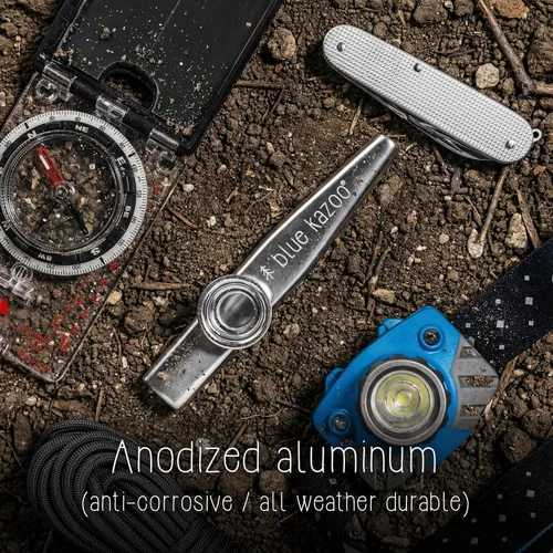 Miniatura 5 de The Original Blue Kazoo - Instrumento musical de aluminio - Mochila ultraligera Kazoo - Incluye bolsa de lona y mosquetón - Fácil de transportar