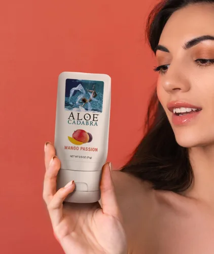 Miniatura 4 de Aloe Cadabra Lubricante personal saborizado orgánico Passion Lube para mujeres, hombres y parejas, mango Passion 2.5 onzas (paquete de 5)
