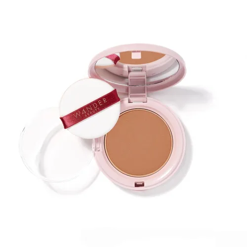 Wander Beauty Wanderlust - Base de maquillaje en polvo, rica en oro, difumina y unifica el tono de la piel, perfecciona e hidrata con ácido Sombra