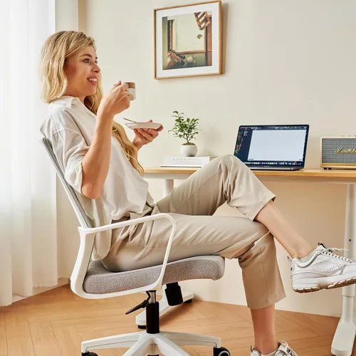 Miniatura 9 de Silla de oficina ergonómicamente diseñada con respaldo de malla transpirable y soporte lumbar, altura ajustable, adecuada para oficinas, hogares