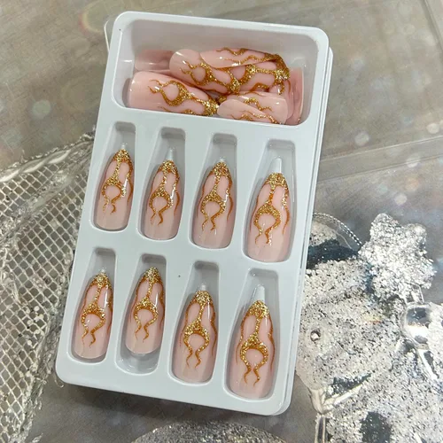 Miniatura 5 de TBRZTR Uñas postizas cortas ovaladas a presión de almendra, uñas postizas acrílicas artificiales con diseños de llama dorada, 24 piezas de cobertura
