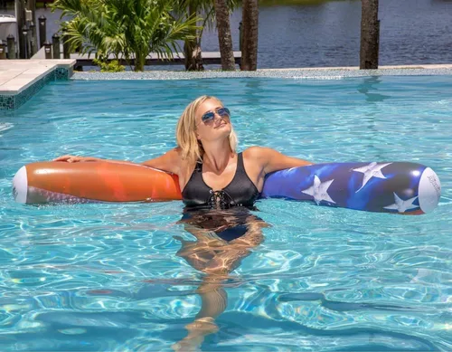 Miniatura 2 de Stars and Stripes American Flag Inflatable Outdoor Pool Rafts, Coolers, & Swim Rig Collection. Celebrate The USA. Fideos inflables de natación