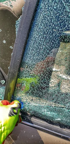 Miniatura 2 de resqme Llavero de emergencia compacto original, herramienta de escape de coche, cortador de cinturón de seguridad y rompevanas, fabricado en Estados