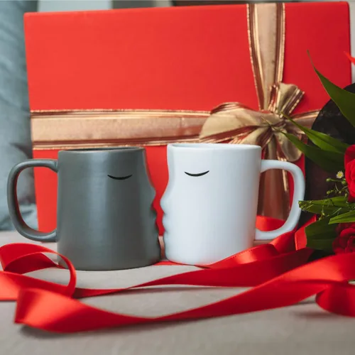 Miniatura 8 de Occasionals - Juego de tazas de pareja besándose, regalo de boda para parejas 2025, regalos de compromiso, Día de San Valentín, lindas tazas de café