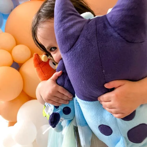 Miniatura 6 de Bluey Peluche grande de 31.5 in, color azul, producto oficial de la serie infantil, juguete suave y tierno para niños y niñas a partir de 0 años