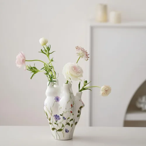 Florero de cerámica de corazón irregular, florero estético vintage, adecuado para flores secas, decoración distintiva para decoración del hogar,