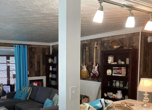 Miniatura 3 de A La Maison Ceilings R82 - Azulejos de techo de espuma con pegamento (256 pies cuadrados/caja), paquete de 96, color blanco liso blanco simple