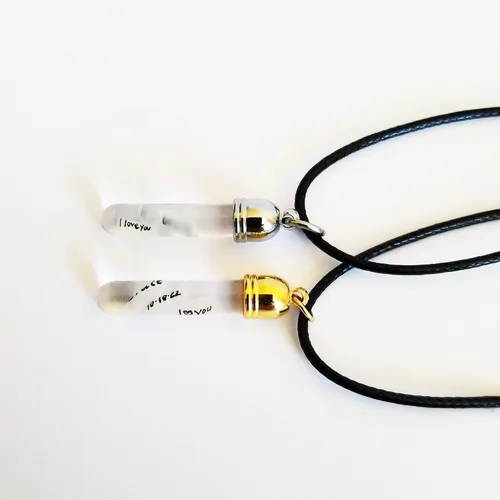Miniatura 7 de Nombre en un collar de grano de arroz, llavero. Su nombre escrito en un grano de arroz. Regalo único para regalo de Navidad.