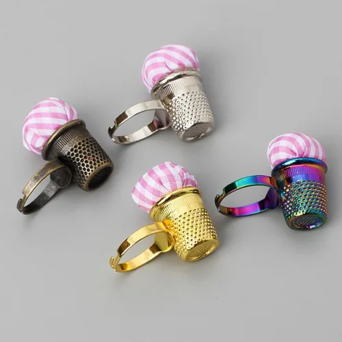 Miniatura 7 de EXCEART DIY bordado ayuda de costura dedal anillo de almacenamiento de aguja de punto de cruz nuevo dos en uno aguja dedo cuna (dorado) precioso