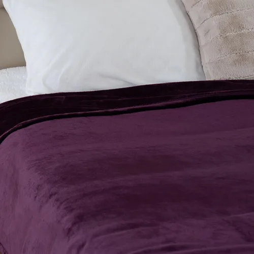 Miniatura 6 de Berkshire Blanket Classic VelvetLoft® - Manta de cama sólida tamaño Queen, manta ligera suave y mullida de felpa para cama y sofá, color morado