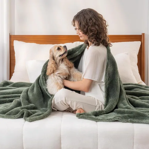 Miniatura 5 de Manta Berkshire Classic Extra-Fluffy™ Manta de felpa extra suave tamaño King, manta de pelo largo suave y esponjosa para sofá cama, verde salvia