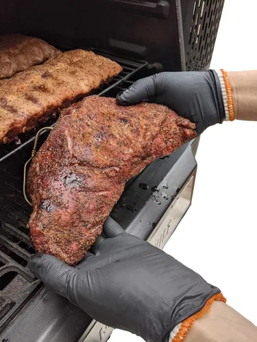 Miniatura 8 de Kit de guantes desechables para barbacoa negro - 50 guantes de agarre texturizado resistentes y 2 forros reutilizables resistentes al calor