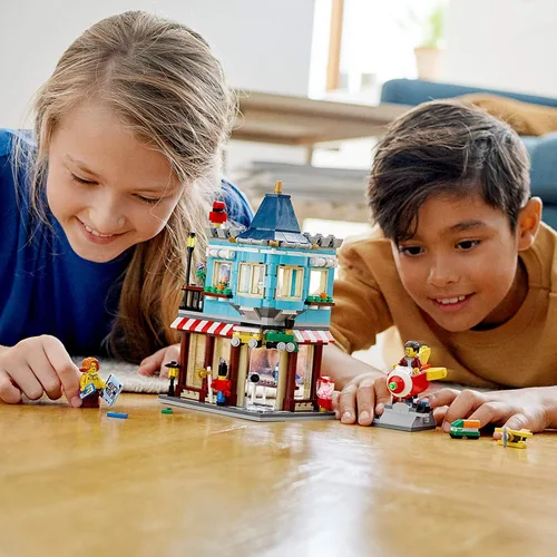 Miniatura 2 de LEGO Creator - Tienda de juguetes de casa adosada 31105, 3 en 1, juguete genial para construir para niños (554 piezas)
