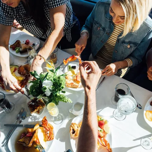 Miniatura 8 de Experiencia de Regalo de Crucero Brunch en San Francisco - Mimosas y Champán Ilimitados para Dos - Cena de Lujo en la Bahía con Vistas al Golden