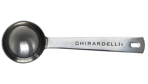 Miniatura 4 de Ghirardelli Salsa con sabor a caramelo de sal marina, botella exprimible de 16 onzas con cuchara de barista estampada Ghirardelli