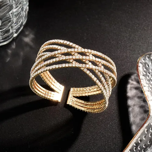 Miniatura 4 de Suyi Pulsera de Diamantes de Imitación Brazalete Dorado Multicapa para Mujer Pulseras de Cristal Nupciales