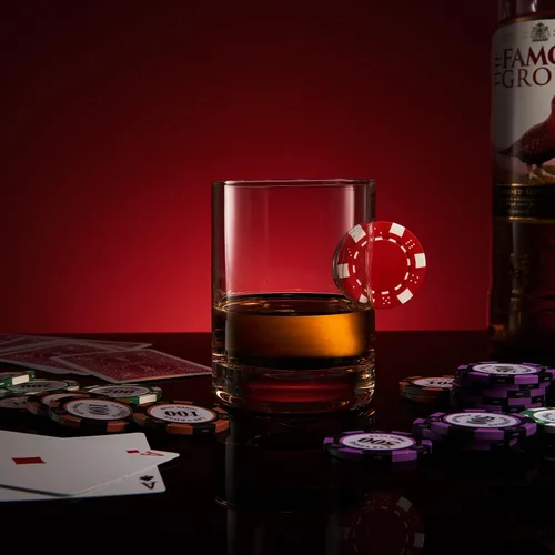 Miniatura 3 de Poker Chip - Vasos de whisky y vino Juego de 2 Up The Ante Stuck In The Glass Poker Chip - Cristalería de cóctel, regalo para jugador