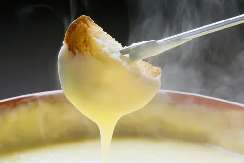 Miniatura 7 de Swiss Knight Cheese Fondue L'Originale, 14 onzas, auténtica fondue de queso suizo, sin OMG, naturalmente sin lactosa y sin gluten, producto de Suiza