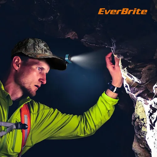 Miniatura 4 de EverBrite Linterna frontal recargable de 400 lúmenes, lámpara de cabeza ligera y cómoda de 1.59 onzas con clip para sombrero, IP67 impermeable, luz