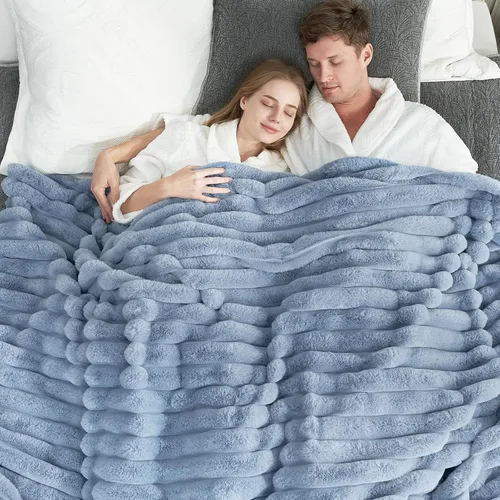 Miniatura 57 de Cozy Bliss Manta de Tiro de Piel Sintética para Sofá, Manta de Felpa Acogedora y Cálida a Rayas para Sofá Dormitorio Sala de Estar, 50 x 60 Pulgadas