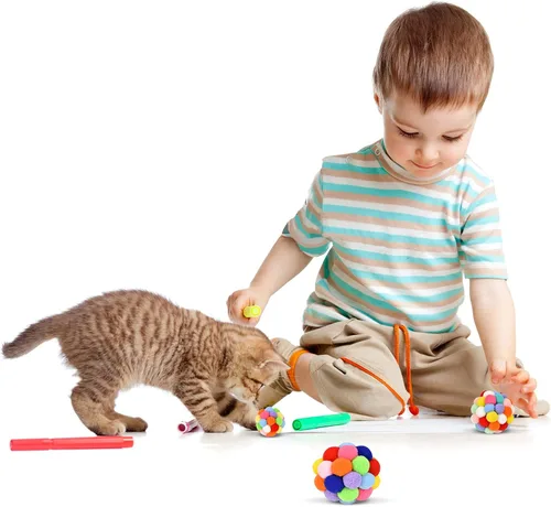 Miniatura 2 de TUSATIY Pelotas de juguete para gatos con campanilla, 3 piezas, coloridas bolas suaves y peludas con campanilla integrada para gatos, juguetes