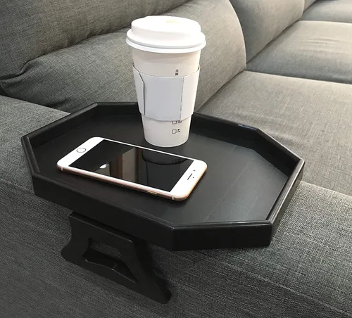 Miniatura 2 de Mesa con clip para brazo de sofá, bandeja para reposabrazos, soporte para bebidas/control remoto/refrigerios (plástico, negro)