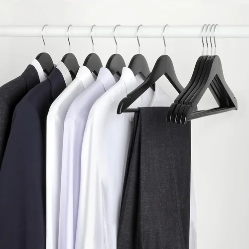 Miniatura 7 de TOPIA HANGER Perchas de madera para abrigos, paquete de 30 perchas de madera negra, gancho giratorio de 360° y muescas antideslizantes
