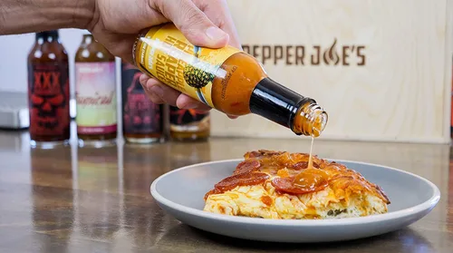 Miniatura 5 de Pepper Joe's Pineapple Reaper - Salsa picante de Carolina Reaper de primera calidad, hecha con chile picante y piña madura más picante del mundo, 5