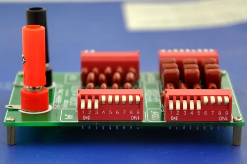 Miniatura 5 de Electronics-Salon Placa de condensador programable de cuatro décadas de 1nF a 9999nF Step-1nF.