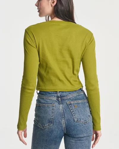 Miniatura 3 de Real Essentials Paquete de 4 camiseta corta de algodón de punto acanalado de manga larga para mujer (disponible en Plus)