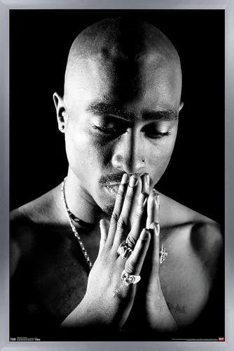 Miniatura 11 de Trends International Tupac - Póster de pared rezando, 14.725 x 22.375 pulgadas, versión enmarcada de madera de granero