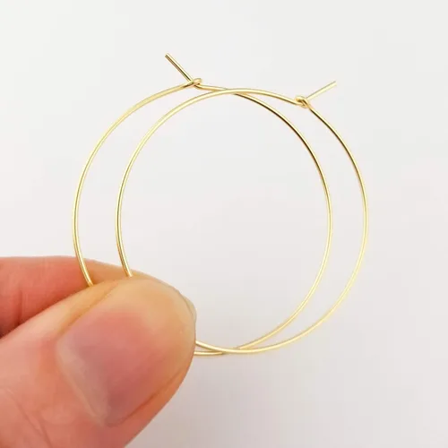 Miniatura 2 de Aretes de aro finos medianos de oro de 14 quilates para mujer, ligeros, minimalistas, para uso diario, de 1.5 pulgadas
