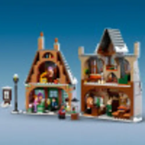 Miniatura 4 de LEGO Harry Potter Visita al Pueblo de Hogsmeade 76388 - Juguete de construcción, set del 20º aniversario con minifigura dorada coleccionable de Ron