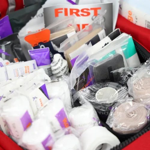 Miniatura 4 de Lightning X Value Compact Medic First Responder EMS/EMT - Bolsa de trauma con kit de llenado básico A, color rojo