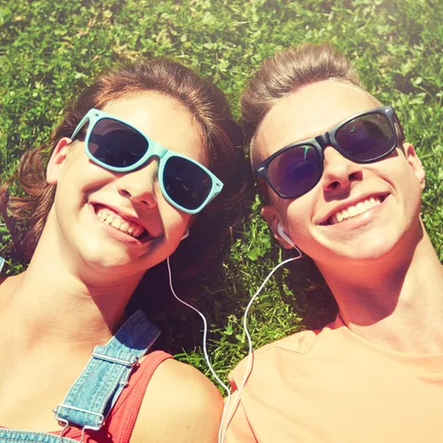 Miniatura 126 de Suministros para regalos de fiesta de colores neón Paquete de 8 gafas de sol unisex