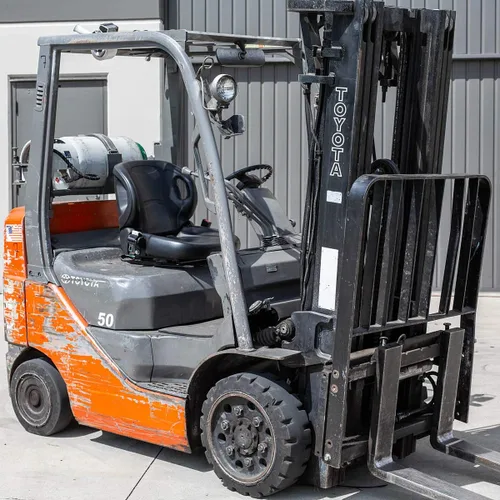 Miniatura 2 de Stark USA Asiento universal de repuesto para montacargas mecánico con suspensión de asiento ajustable, Clark Cat Toyota, asiento curvado