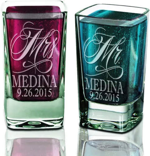 Juego de dos vasos de chupito de Mr. and Mrs. personalizados de 2.75 onzas con fecha y apellido para la futura señora. Despedida de soltera, boda,