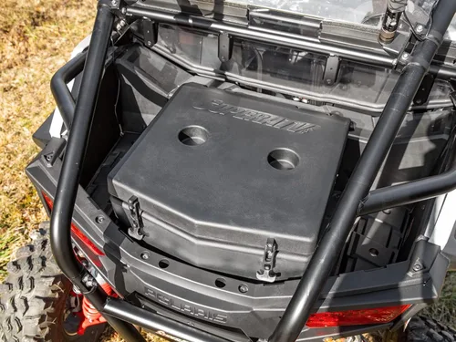 Miniatura 2 de SuperATV Enfriador/caja de carga para Polaris RZR Trail 900 Sport / 900 Premium / 900 Ultimate Capacidad de 30 litros Dos portavasos integrados