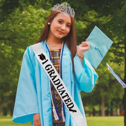 Miniatura 3 de Suministros para fiesta de graduación 2026, tiara plateada de corona de princesa graduada y banda blanca graduada para niñas, estudiantes