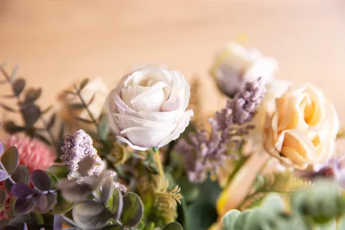 Miniatura 6 de Flores artificiales con jarrón, flores de peonía de seda sintética para decoración del hogar, flores artificiales con jarrón para decoración de mesa