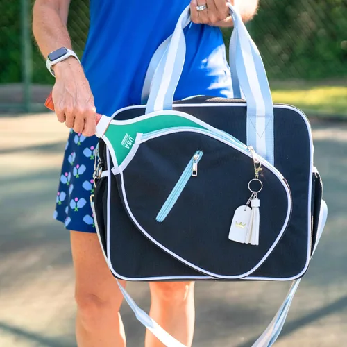 Miniatura 2 de Linda bolsa de pickleball Prepster para mujeres con gancho para cerca, bolso con bolsillos para botella de agua, palas, pelotas, accesorios