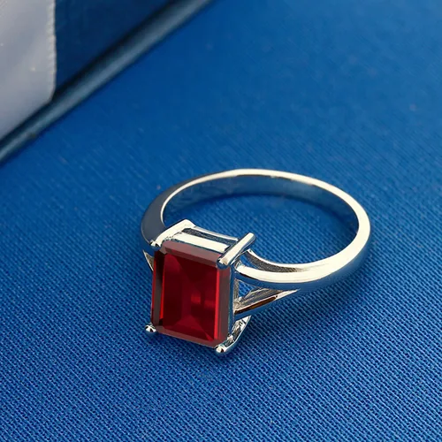 Miniatura 45 de Gem Stone King Anillo de compromiso solitario con diseño clásico de vástago dividido para mujer, plata de ley 925, piedra natal de piedra preciosa