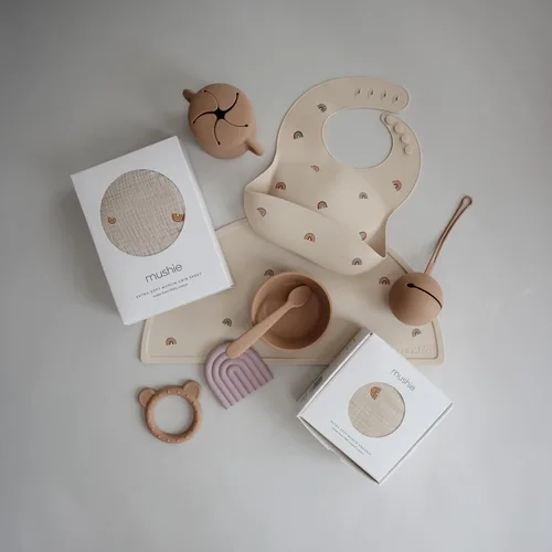 Miniatura 3 de Mushie Mantel Individual de Silicona para Niños Diseño Antideslizante Libre de BPA (Arcoíris)